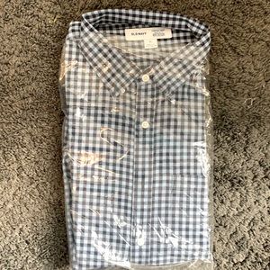 Old Navy men’s checkered long sleeve button down